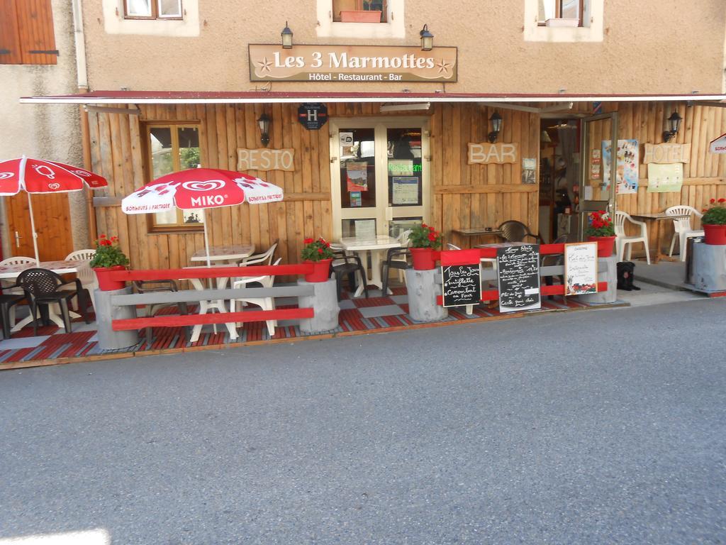 Les 3 Marmottes Hotel Lus-la-Croix-Haute Exterior foto