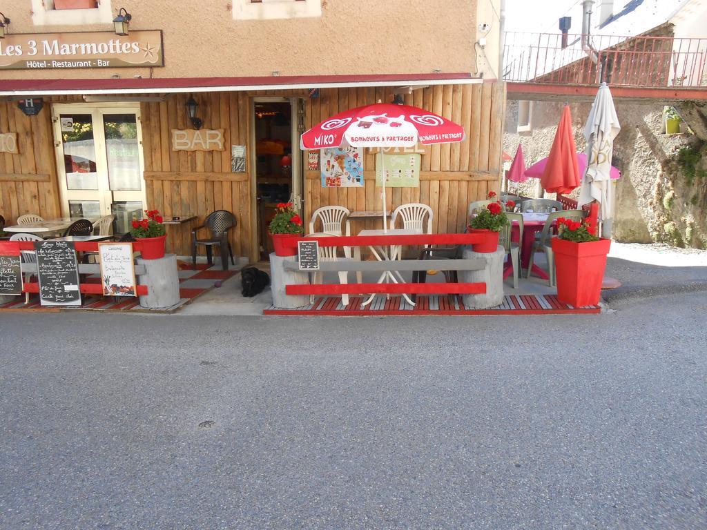 Les 3 Marmottes Hotel Lus-la-Croix-Haute Exterior foto